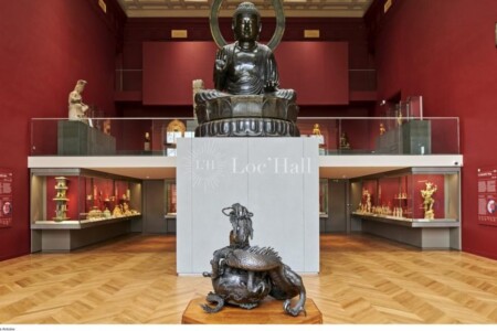 Le Grand Bouddha et d’autres œuvres orientales exposées au Musée Cernuschi.