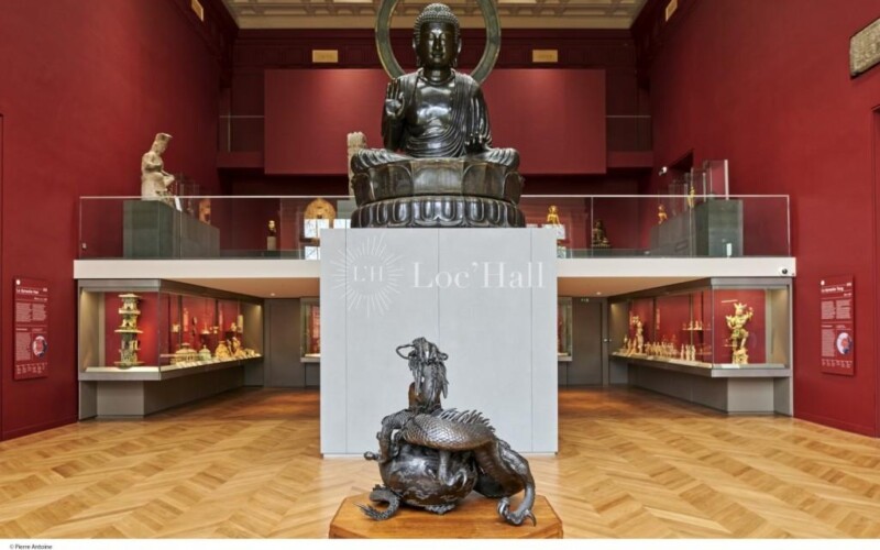 Le Grand Bouddha et d’autres œuvres orientales exposées au Musée Cernuschi.