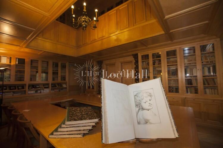 Reunion dans bibliothèque maison de Chateaubriand