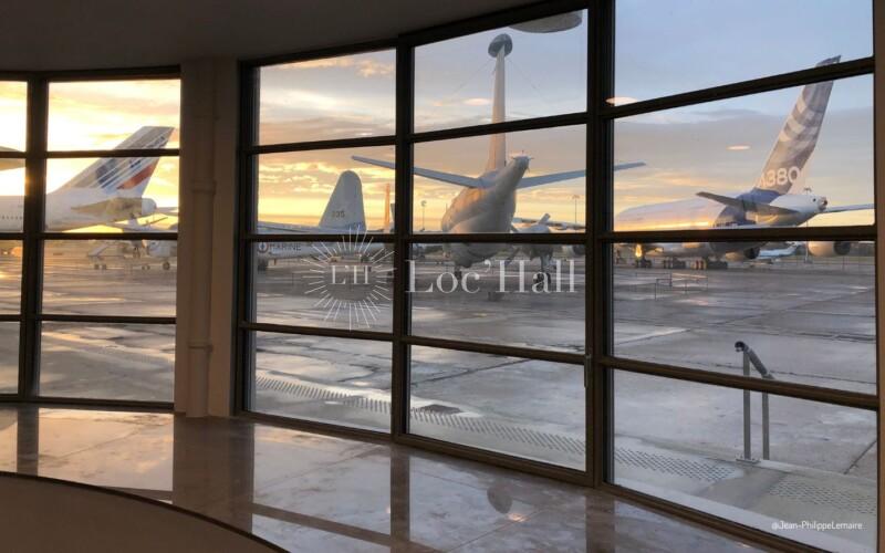 Une vue du tarmac depuis le salon Dollfus du Musée de l’Air et de l’Espace.