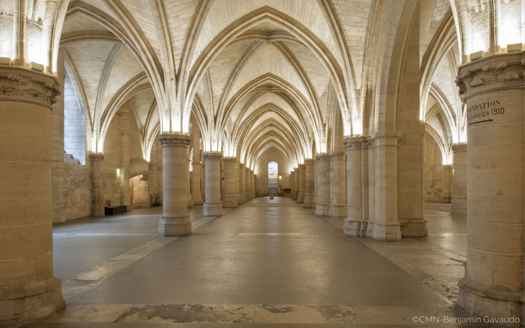Les somptueuses arches gothiques de la Conciergerie