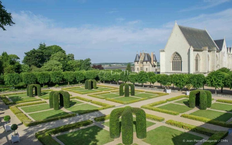 Chateau d'Angers - les jardins vus depuis les remparts sud