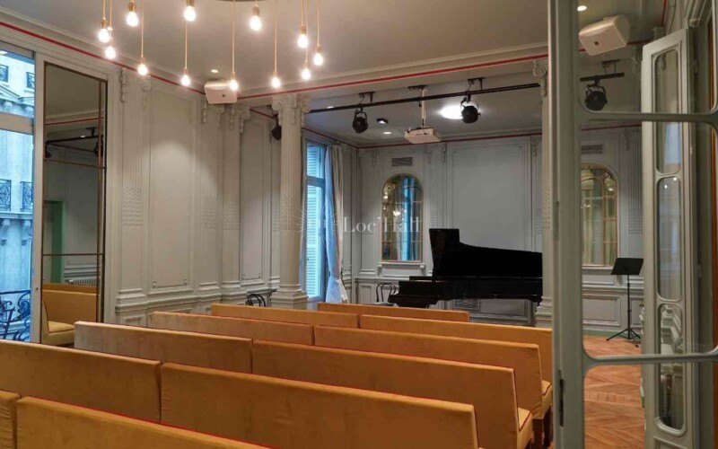 Vue du grand piano du Salon Gustav-Mahler