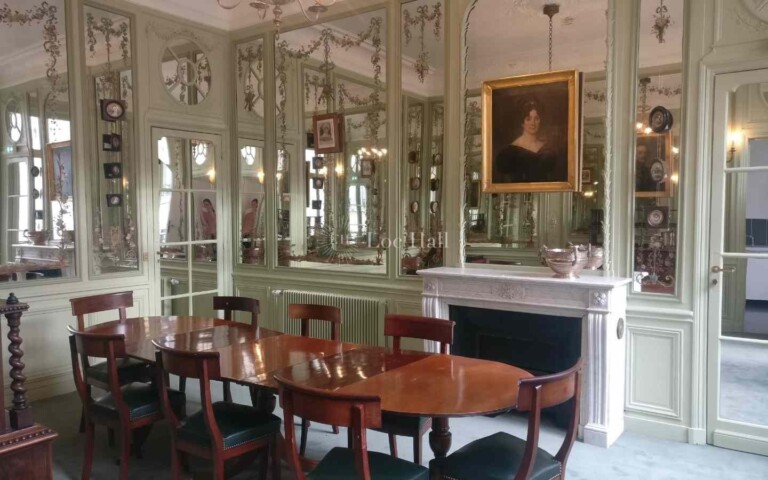 Vue de la cheminée du Salon des miroirs pour salle de réunion