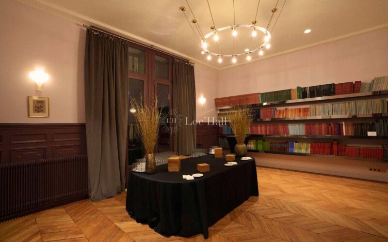 Un cocktail dinatoire dans le Salon Marguerite-Long