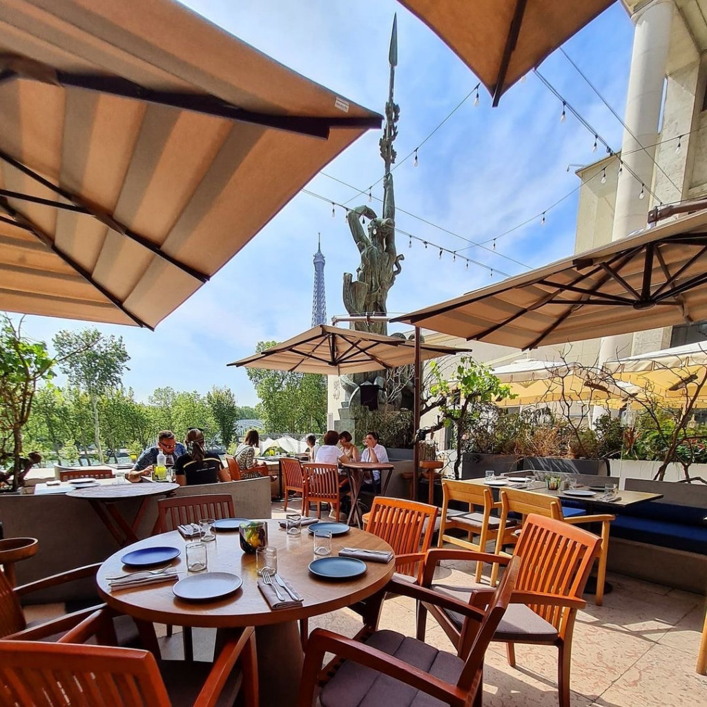 terrasse du musée d'art moderne de paris