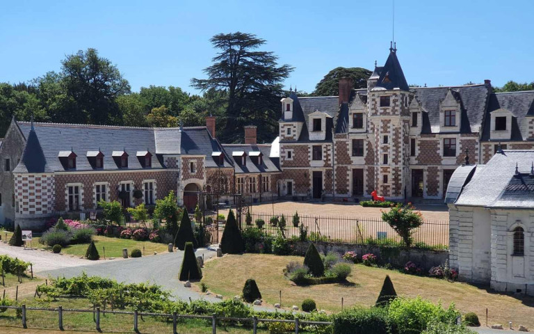 Chateau de Jallanges vu exterieure