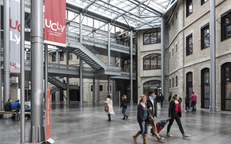 4.rue interieure ©UCLy