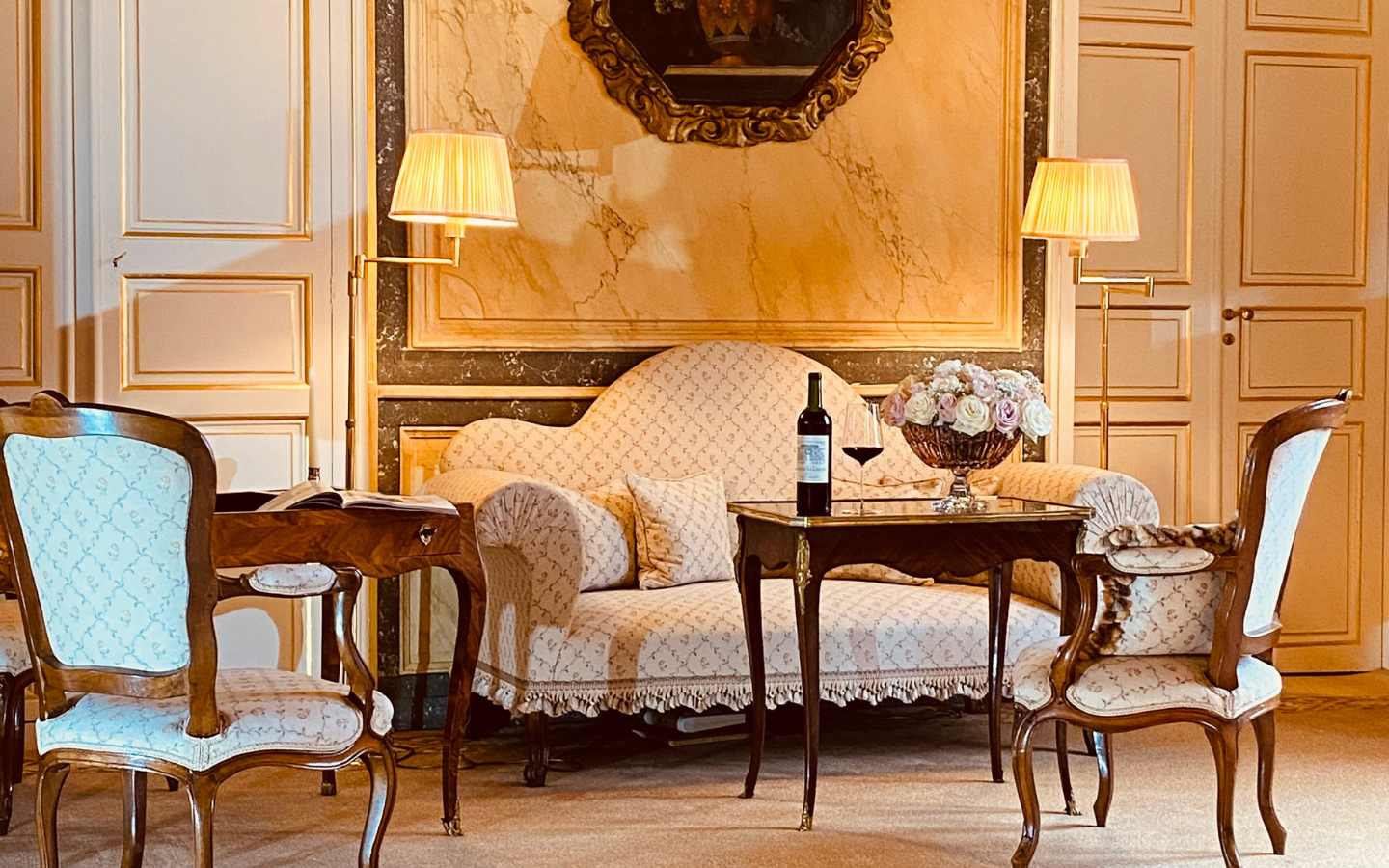 Chateau La Lagune boudoir