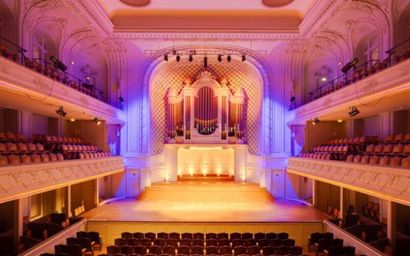 La grande scène modulable de la Salle Gaveau.