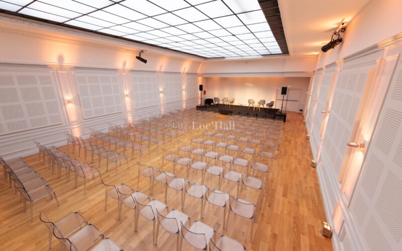 Le salon Ravel de la Salle Gaveau en configuration conférence.