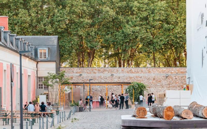 Café éphémère dans la cour de la Maréchalerie de l’École Nationale Supérieure d’Architecture de Versailles.
