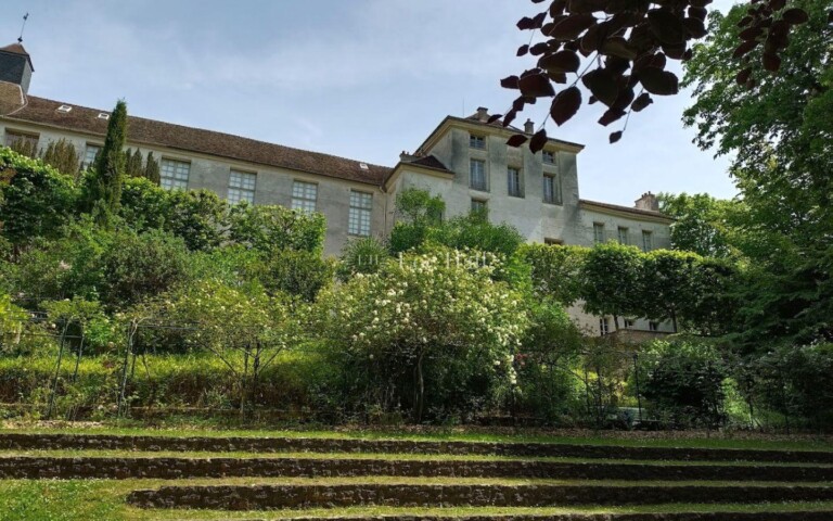 The façade and garden of the Maurice Denis Museum.