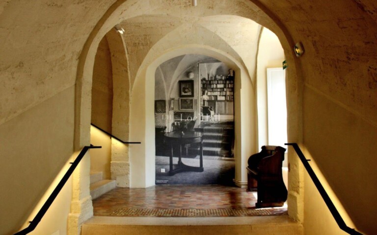Ribbed landing of the double spiral staircase in the Musée Maurice Denis.