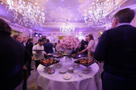 Un cocktail animé chez Ladurée Champs-Elysées