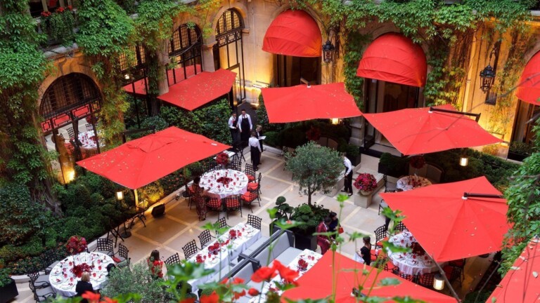 hotel-plaza-athenee-paris-2